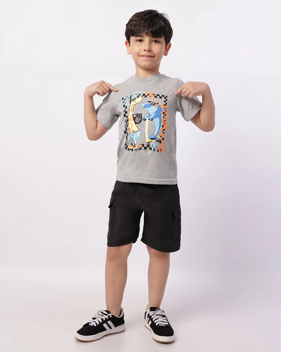 Camiseta Infantil Estampa Girafa e Tubarão Manga Curta Cinza