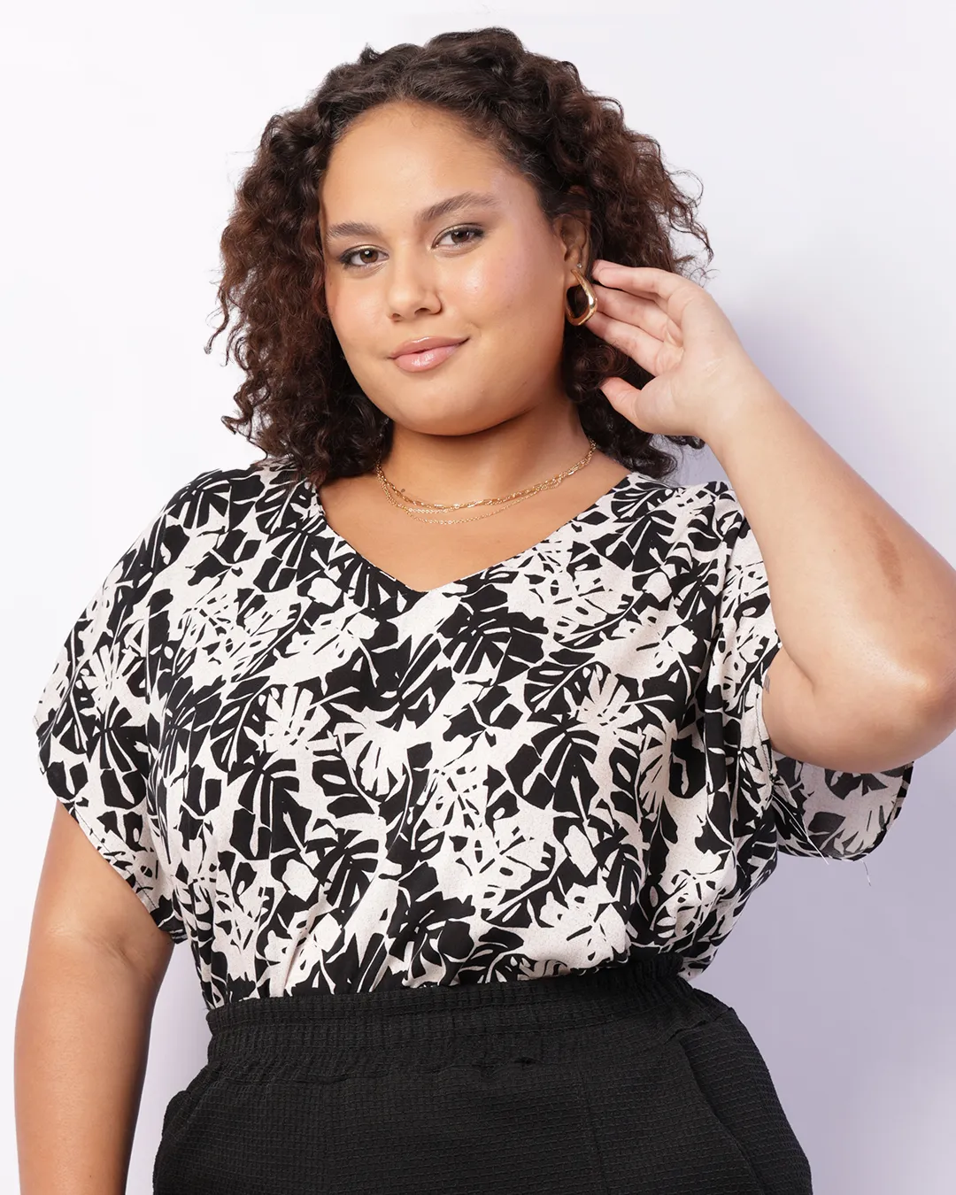 Blusa Plus Size Feminina Viscose Manga Curta Estampada Preta