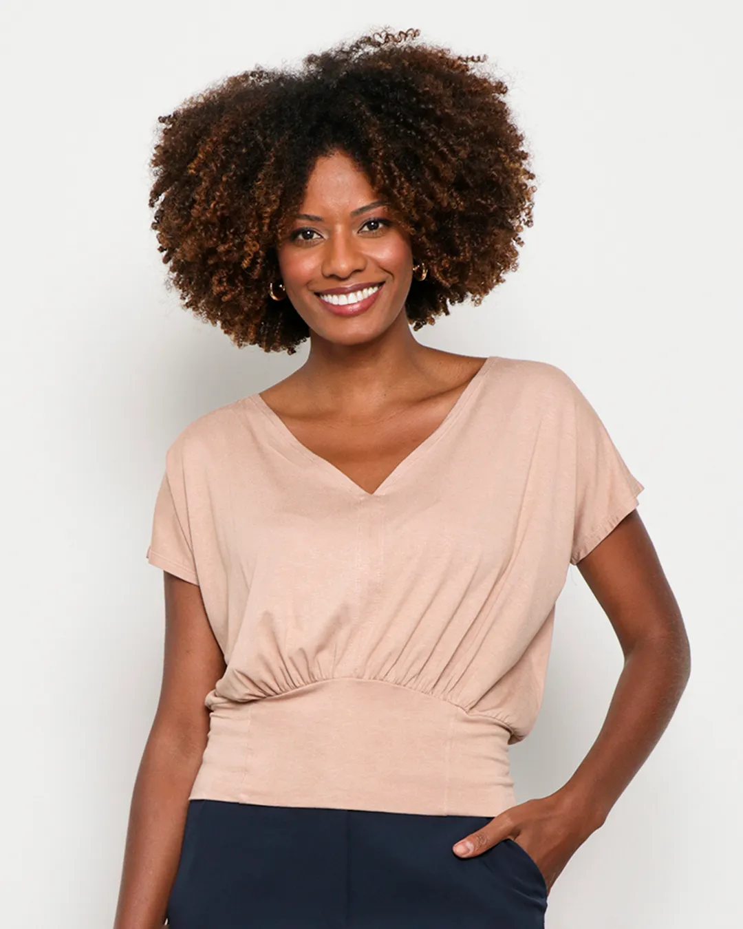 Blusa Feminina Manga Japonesa Decote V Bege