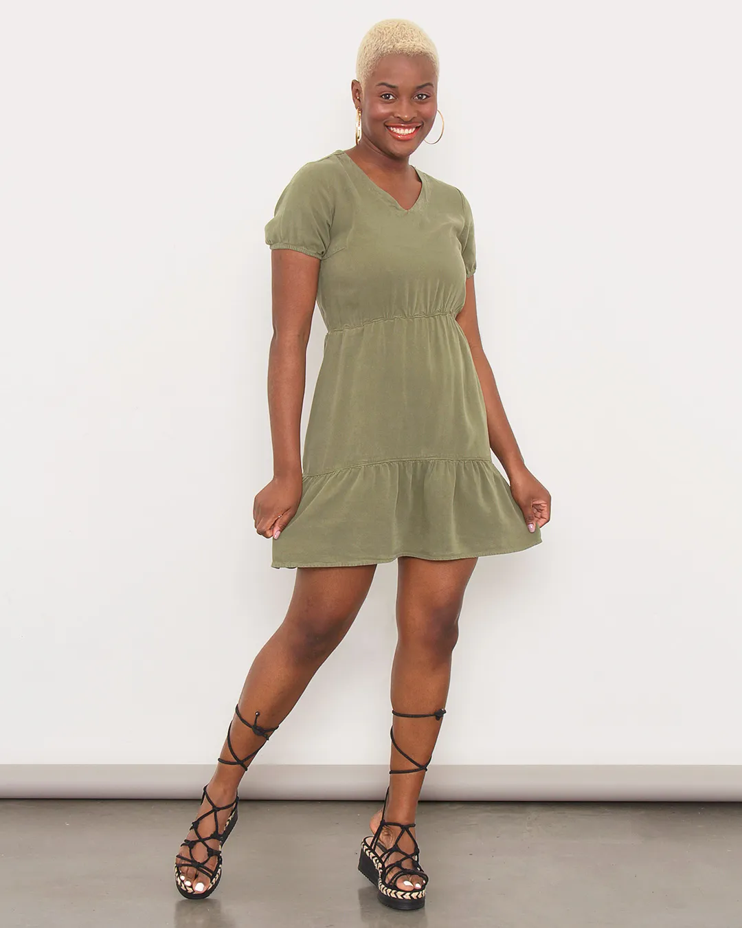 Vestido Feminino Gola V Manga Curta Verde