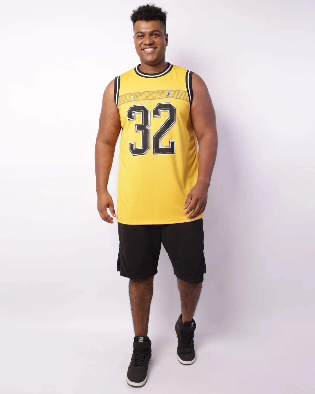 Bermuda Esportiva Plus Size Masculina Dry Fit Recortes Preta