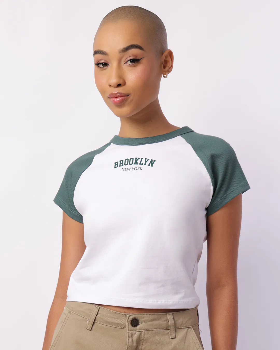 Camiseta Feminina Cropped Manga Curta Brooklyn Branca