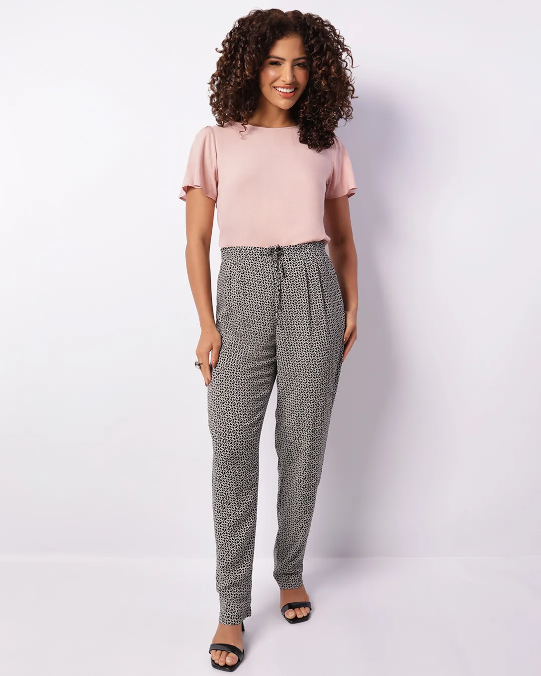 Calça Feminina Reta Berry & Co. Viscose Cordão Estampada Preta