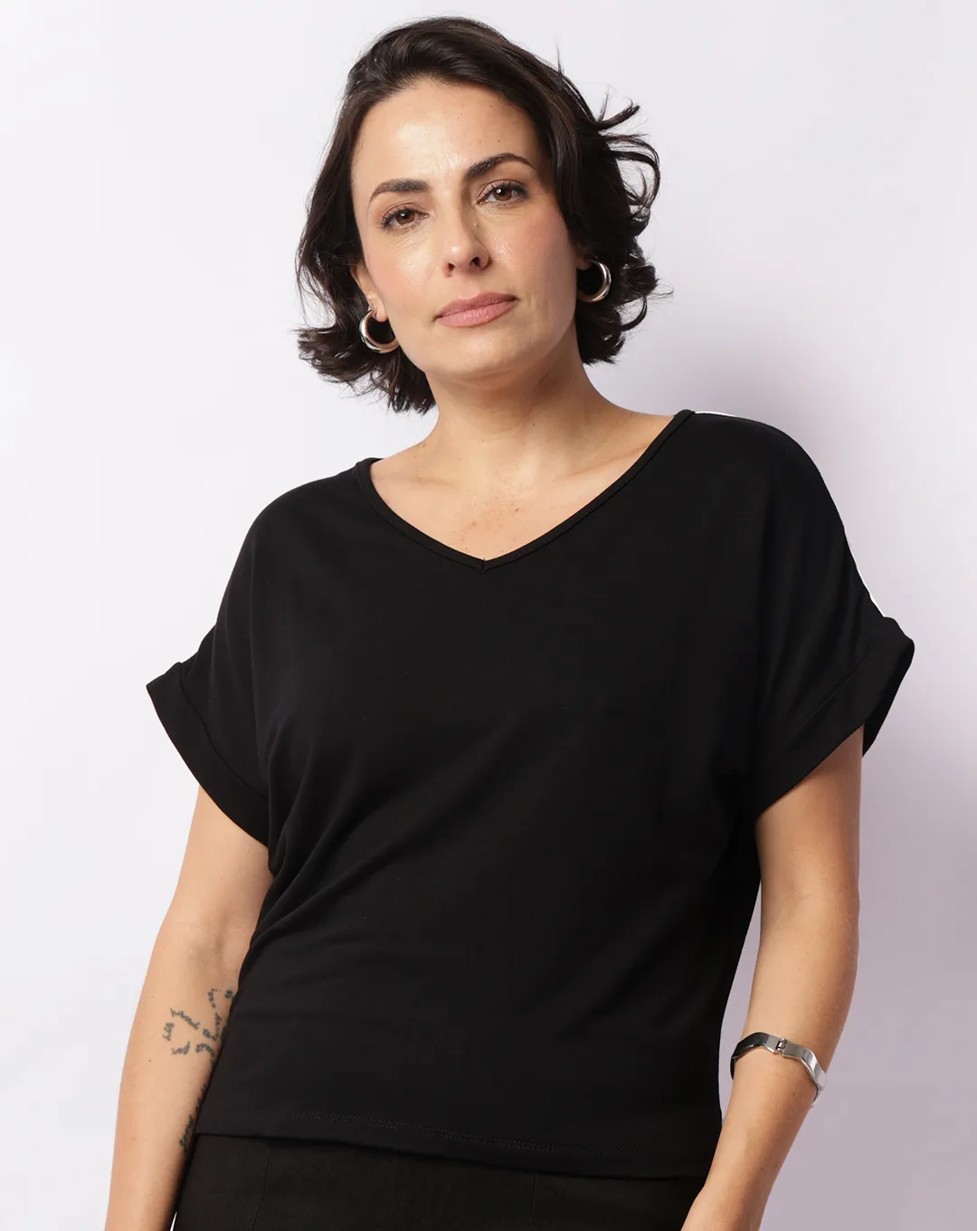 Blusa Feminina Frisos No Ombro Viscose Preta