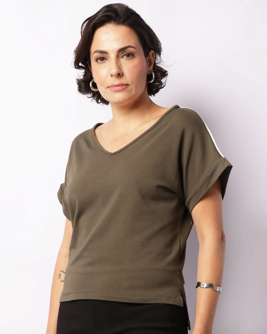 Blusa Feminina Frisos No Ombro Viscose Verde Escuro