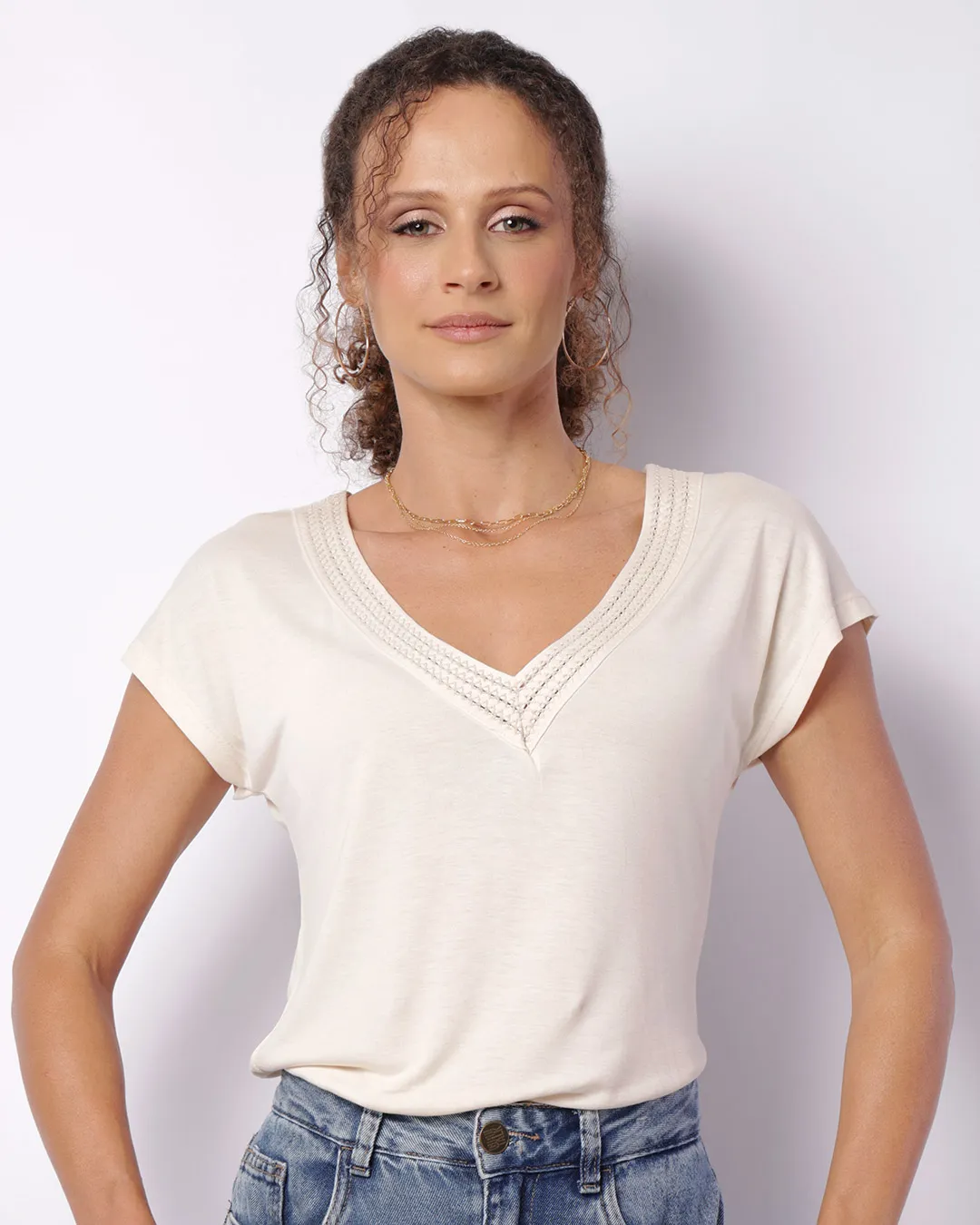 Blusa Feminina Manga Japonesa Gola V Bege