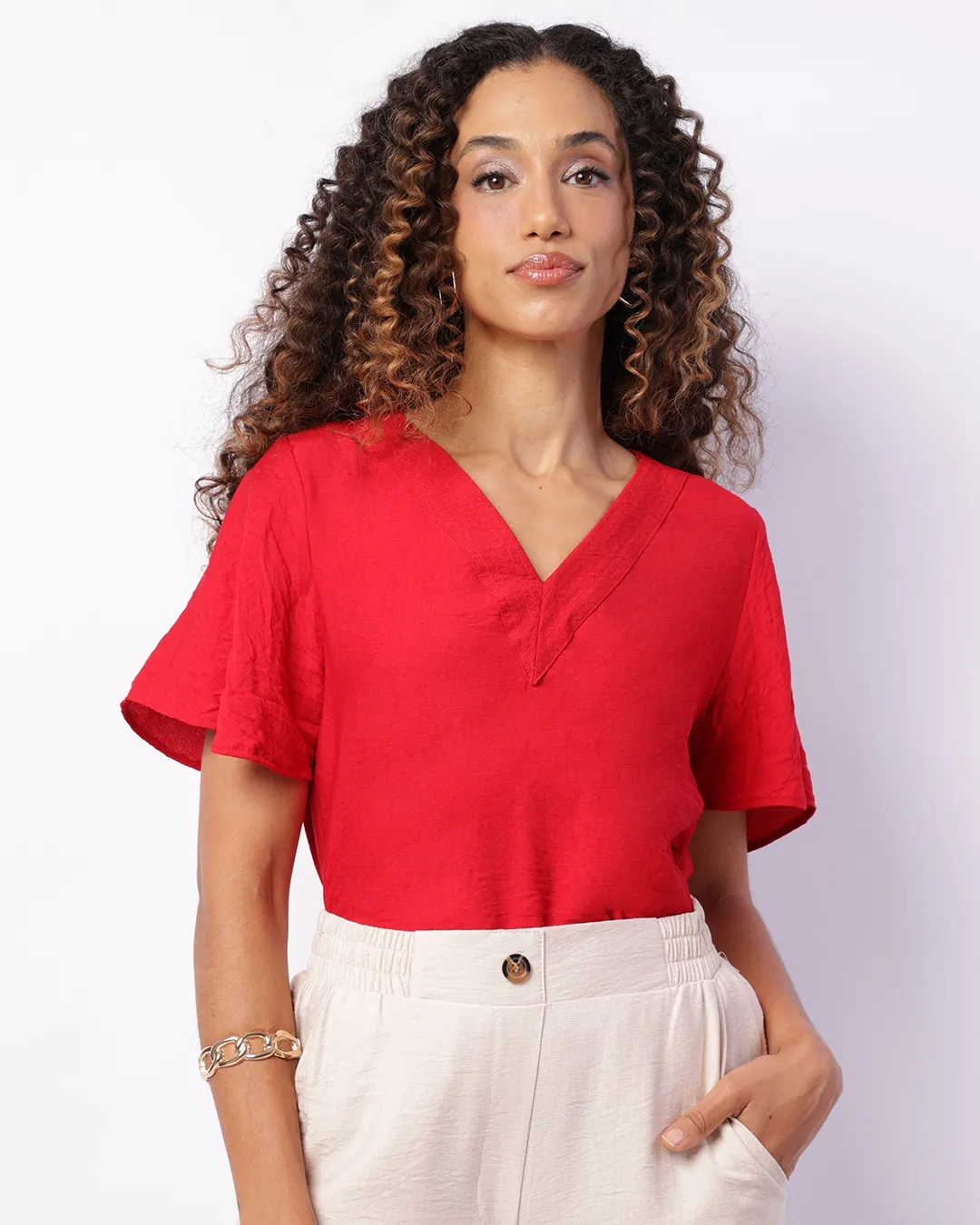 Blusa Feminina Berry & Co. Decote V Viscose Manga Curta Vermelha